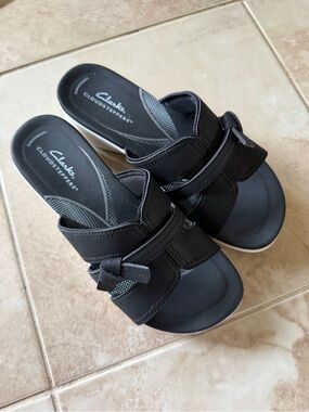 Clarks Black Cloudsteppers Adjustable Slide Sandals